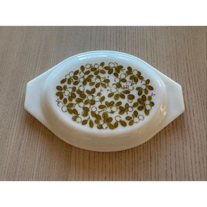Pyrex verde olive leaf 1.5 quart lid milk glass vintage 60s